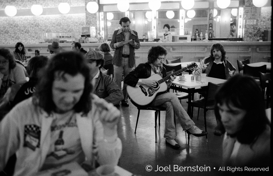 Joel Bernstein Photography - Bob Dylan at the Hong Kong Airport 1978